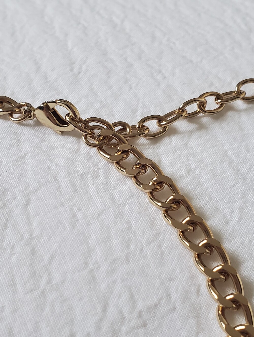 Statement Floral Gold-tone Chain Necklace with Cream Flower Pendants - Picture 4 of 7